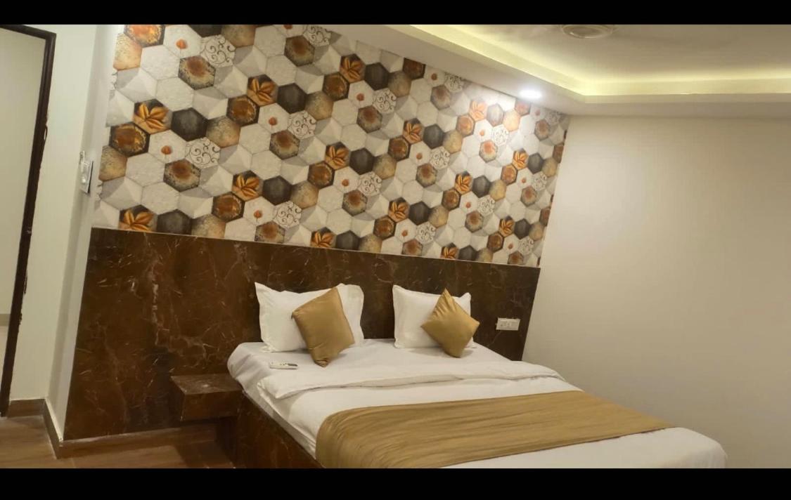 Siddi Vinayaka Hotel Hyderabad Exterior photo